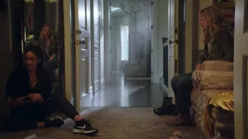 The pair of Nike's worn by Peach Salinger (Shay Mitchell) in YOU S01E04