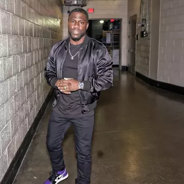 Sneakers Nike Epic React Flyknit worn by Kevin Hart on the Instagram account kevinhart4real Spotern