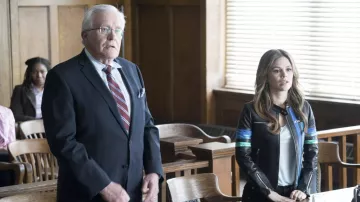 Asti Racer Jacket worn by Sam Swift (Rachel Bilson) in Take Two S01E02