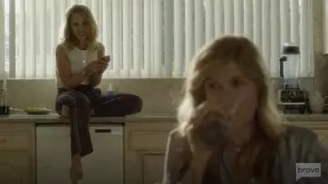 See by Chloe Rayé de la Jambe Droite Pantalons portés par Veronica Newell (Juno Temple) dans de Sales Jean-S01E08