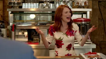 Vestido floral de Poppy (Julianne Moore) en Kingsman: El círculo dorado