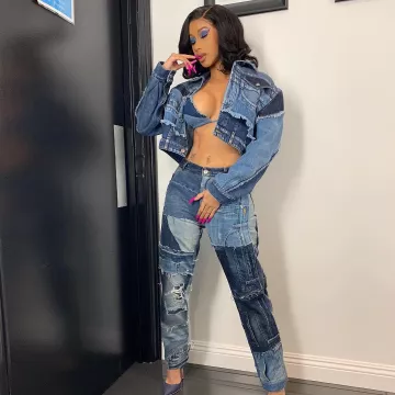 Dolce & Gabbana Patchwork de Cultures Distressed Denim Veste portée par le Cardi B sur son Instagram account @iamcardib