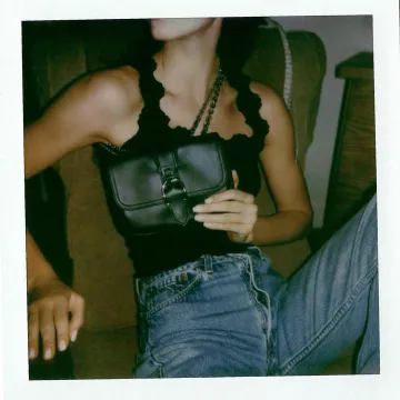 Amazone Besace XS porté par Kendall Jenner sur Instagram account @kendalljenner