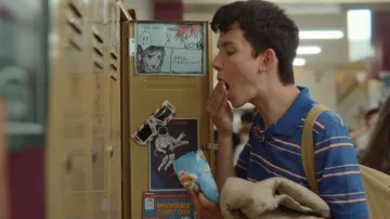 The polo blue striped Otis (Asa Butterfield) in Sex Education S01E02