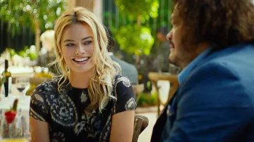 Jess Barrett's (Margot Robbie) blue dress as seen in Focus