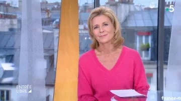 The sweater rose de Claire Chazal in free Entry to the 16/01/2019