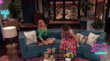 Mini falda de punto a rayas Sandro usada por Busy Philipps en Busy Tonight 15 de enero de 2019