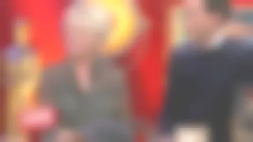 La camisa fluida de camuflaje Ikks de Sophie Davant en el acuerdo concluido el 17.01.2019