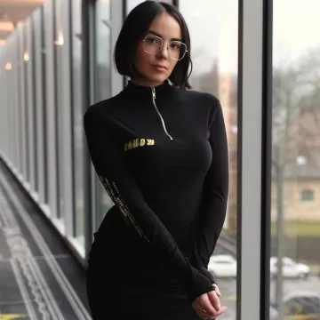 The black dress woman of Agathe Auproux on the account instagram @agatheauproux