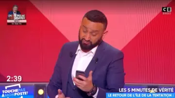 El iphone de Cyril Hanouna en Touche pas à mon poste