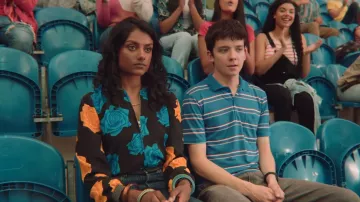 The top flower of Olivia (Simone Ashley) in Sex Education S01E02