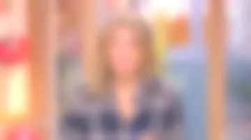 La chemise à carreaux de Agathe Lecaron dans La maison des maternelles du 14/01/2019