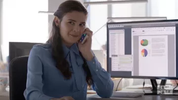 La camisa de seda con cuello lavallière Sandro de Nia Nal (Nicole Maines) en Supergirl S04E10