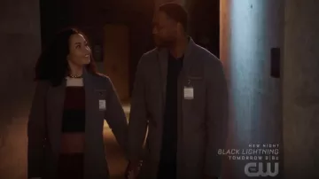 The long coat grey Ted Baker worn by Macy Vaughn (Madeleine Mantock) in Charmed S01E10