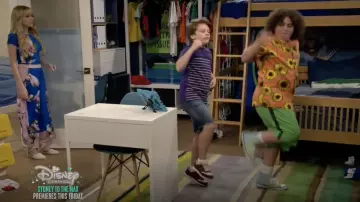 Ted Baker London Harmony Print Wide Leg Culotte Pants worn by Amelia Duckworth (DeVore Ledridge) in Bizaardvark (S03E09)