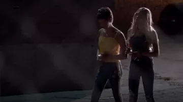 Topshop Stripe Floral Denim Pants usado por Andi Mack (Peyton Elizabeth Lee) en Andi Mack (S03E08)