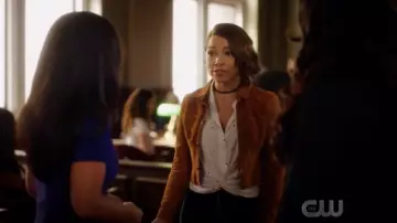 La chemise à imprimé petits cœurs Abercrombie & Fitch de Nora West-Allen (Jessica Parker Kennedy) dans Flash S05E10