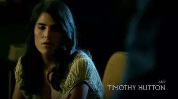 La robe retro à franges PatBO de Laurel Castillo (Karla Souza) dans Murder S05E09