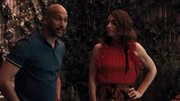 Gucci Ruffled Detail Dress in Red usado por Sam (Annie Parisse) en Friends from College S02E07