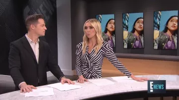 Jonathan Simkhai Bande Ruffle Fente de la Robe portée par Giuliana Rancic sur E! News