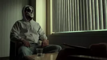 La veste en sweat zippée blanche portée par Billy Russo (Ben Barnes) dans Marvel's The Punisher S02E02