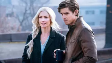 Brown leather jacket worn by Dick Grayson (Brenton Thwaites) in Titans S01E02
