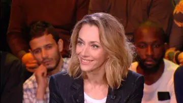 The striped jacket of Laurie Delhostal in J+1 of the 13/01/2019