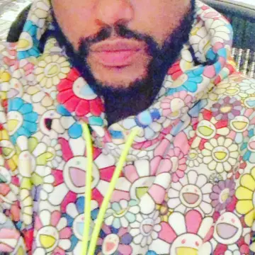Takashi Murakami Multi Fleurs Hoodie, portés par Les Weeknd sur son Instagram account @theweeknd