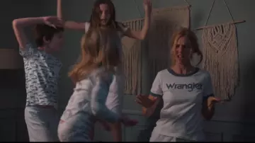 Le t-shirt de Héloïse (Sandrine Kiberlain) dans Mon Bébé