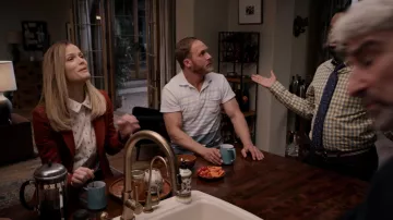 Veronica Beard 'Peninsula' Faux Double Breasted Blazer worn by Mallory Hanson (Brooklyn Decker) in Grace and Frankie S05E01