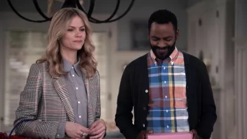Anine Bing Madeline Houndstooth Blazer worn by Mallory Hanson (Brooklyn Decker) in Grace and Frankie S05E03