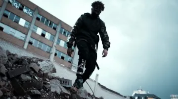 Sneakers Nike Air Max 95 anthracite worn by Scarlxrd in her video clip The Purge