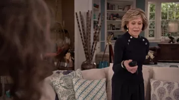 Brooks Brothers Button Shoulder Cotton Blend Sweater worn by Grace Hanson (Jane Fonda) in Grace and Frankie S05E03