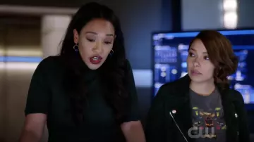 Le blouson en daim vert BLANKNYC porté par Nora West-Allen (Jessica Parker Kennedy) dans Flash S05E11