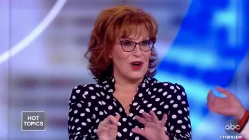 L'Agence Carla Victorienne Chemisier porté par Joy Behar sur La Vue 22 janvier 2019