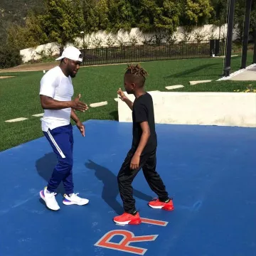 Sneakers Nike Epic React Flyknit worn by Kevin Hart on the Instagram account @kevinhart4real