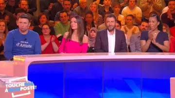 Le Sweat bleu "Une âme d'Artiste" de Raymond dans Touche pas à mon poste du 23/01/2019