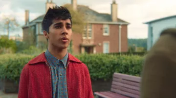 The shirt flowers blue-Anwar (Chaneil Kular) in Sex Education S01E06