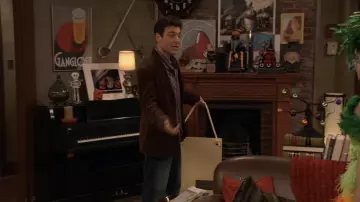 The poster vintage Gangloff with Ted Mosby (Josh Radnor) in How I Met Your Mother S01E06