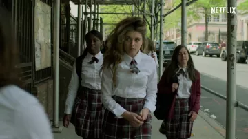 Shirt slim fit white worn by Amy Bendix (Giorgia Whigham) in The Punisher season 2