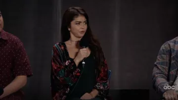 Anthropologie Winchester Floral Kimono usado por Haley Dunphy (Sarah Hyland) en Modern Family S10E13