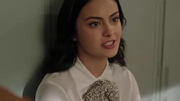 Veronica Lodge 's (Camila Mendes) Camisa Blanca Anudada en Riverdale (S03E10)