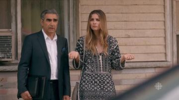 Isabel Marant Etoile robe Tunique portée par Alexis Rose (Annie Murphy) dans Schitt s Creek S02E09