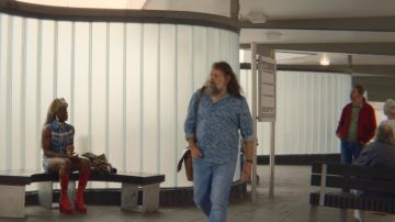 Boots platforms red Eric (Ncuti Gatwa) in Sex Education S01E05