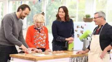 La bouilloire vert pomme vue dans le Meilleur Pâtissier sur M6