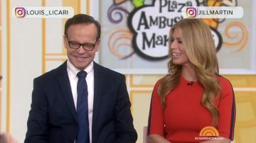 Veronica Beard Audrie Manches 3/4 en Jersey de Midi Robe avec Racer Bandes porté par Jill Martin aujourd'Hui