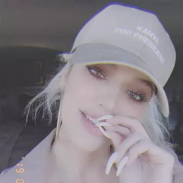 La casquette "Kanye for president" de Khloé Kardashian sur le compte instagram de @khloekardashian