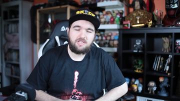 La figura Funko Pop de Ron Weasley en una pieza de ajedrez linksTheSun en el video Predictions Royal Rumble 2019 y NXT TakeOver Phoenix