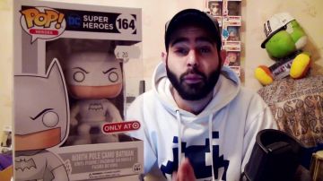 El Funko Pop de Batman North Pole de Catch Club en el video Unboxing Funko Pop Deriv'Store! (WWE, Marvel, El Señor de los Anillos...)