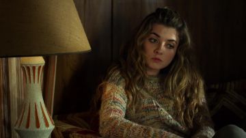 The sweater thick knit multi-colored worn by Amy Bendix (Giorgia Whigham) in Marvel's The Punisher S02E06